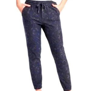 Athleta‎ Womens 6 Blue Camouflage Printed Farallon Jogger